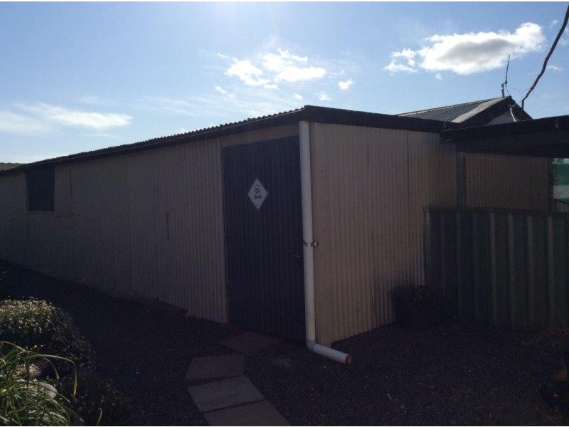 8 Newton Long Drive, Clare SA 5453