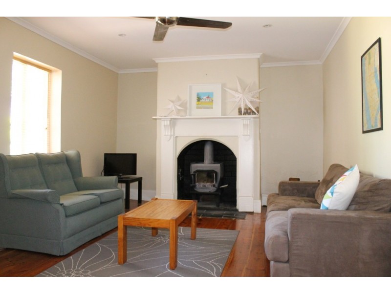 20 Albert Street, Clare SA 5453