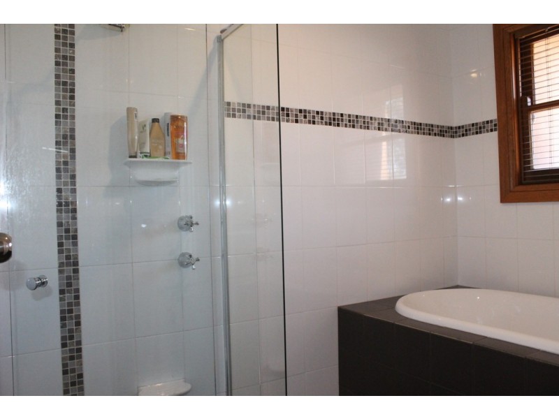 20 Albert Street, Clare SA 5453