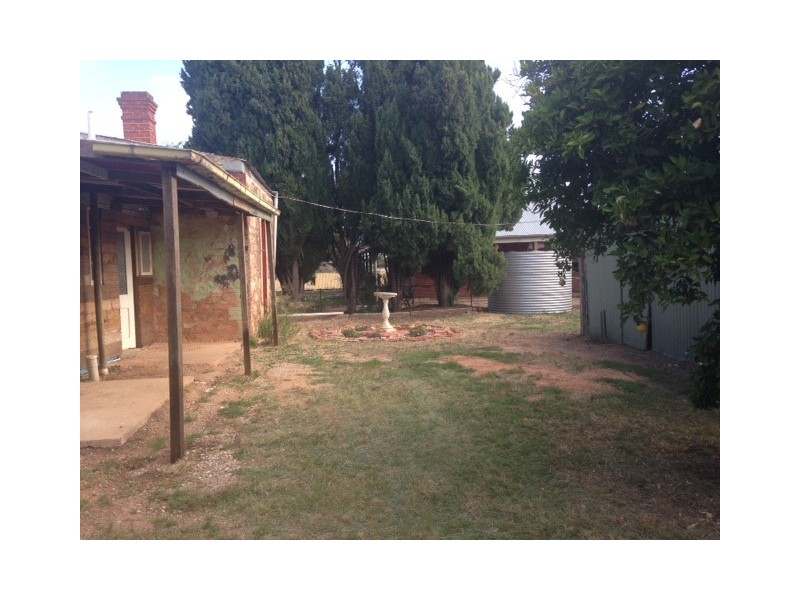 12 Railway Tce, Gulnare SA 5471