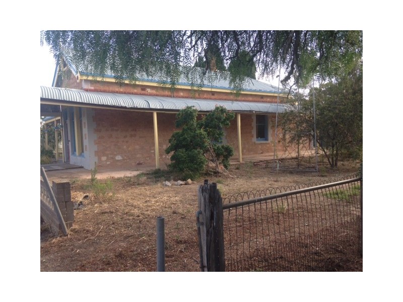 12 Railway Tce, Gulnare SA 5471