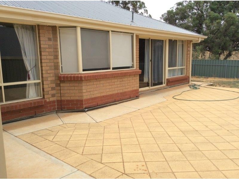 22 Pandappa Drive, Clare SA 5453