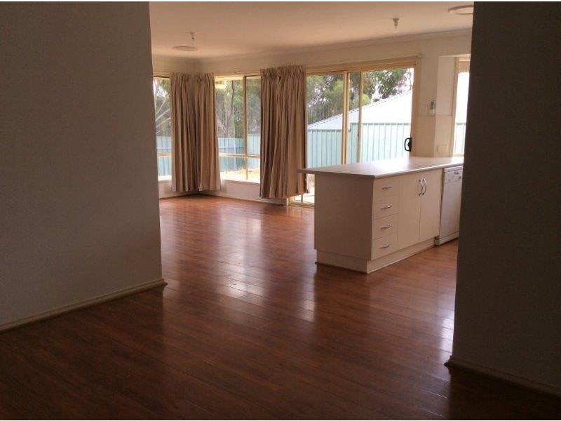 22 Pandappa Drive, Clare SA 5453