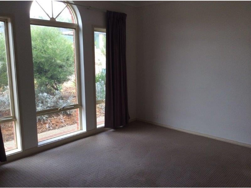 22 Pandappa Drive, Clare SA 5453