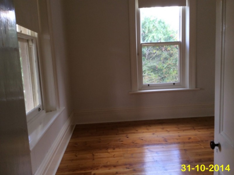 18 Harriett St, Clare SA 5453