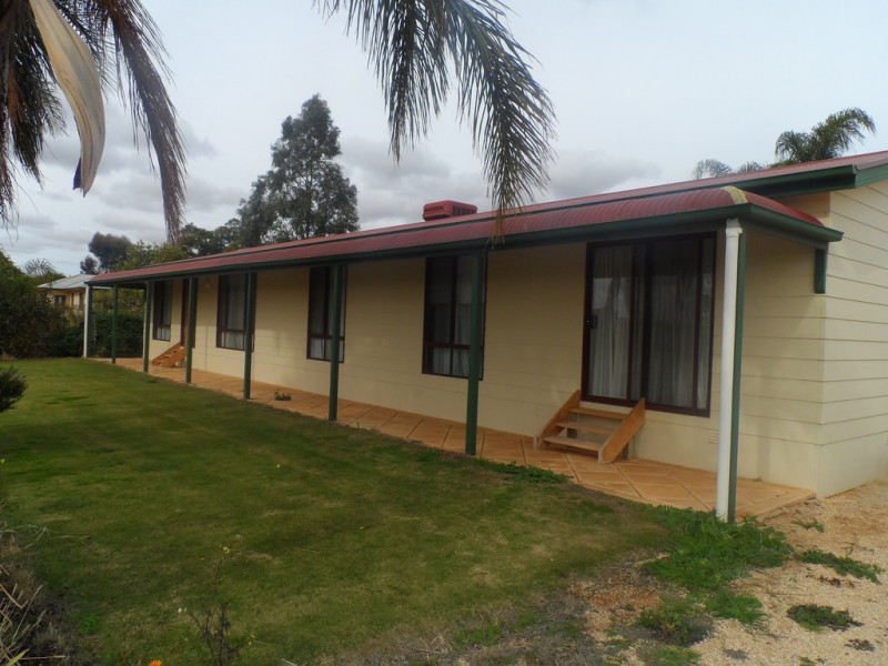 10 Derrick Road, Loxton North SA 5333