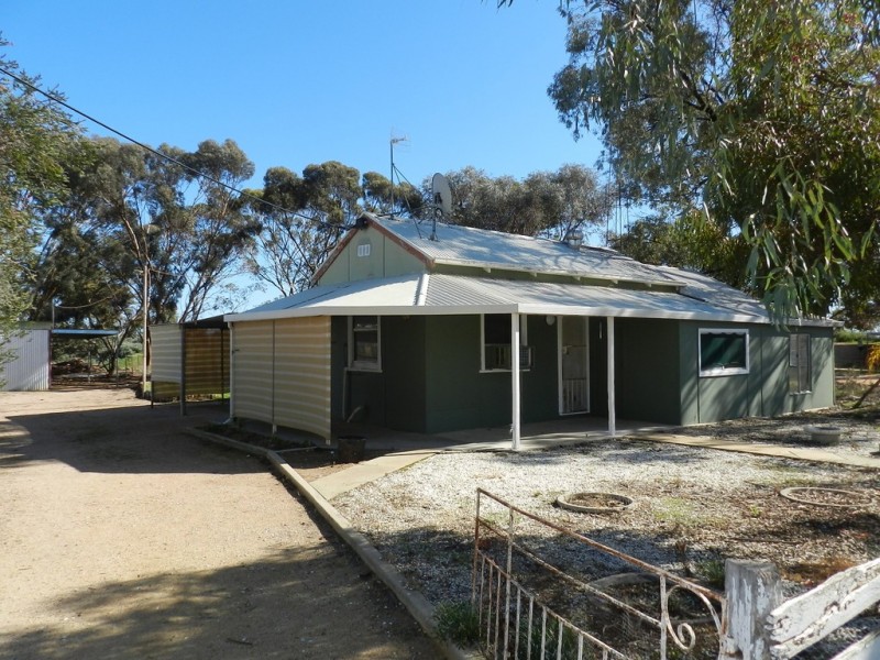 15 McLeod Street, Cobdogla SA 5346