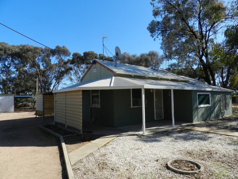 15 McLeod Street, Cobdogla SA 5346