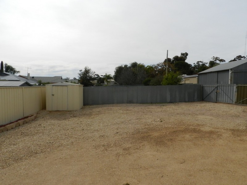11 Laffer Street, Barmera SA 5345