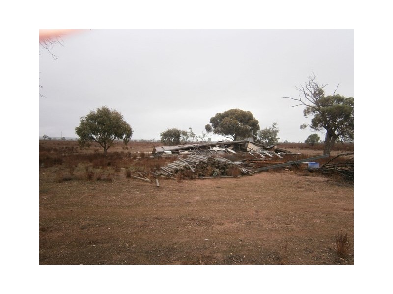 97 Sturt Highway, Blanchetown SA 5357