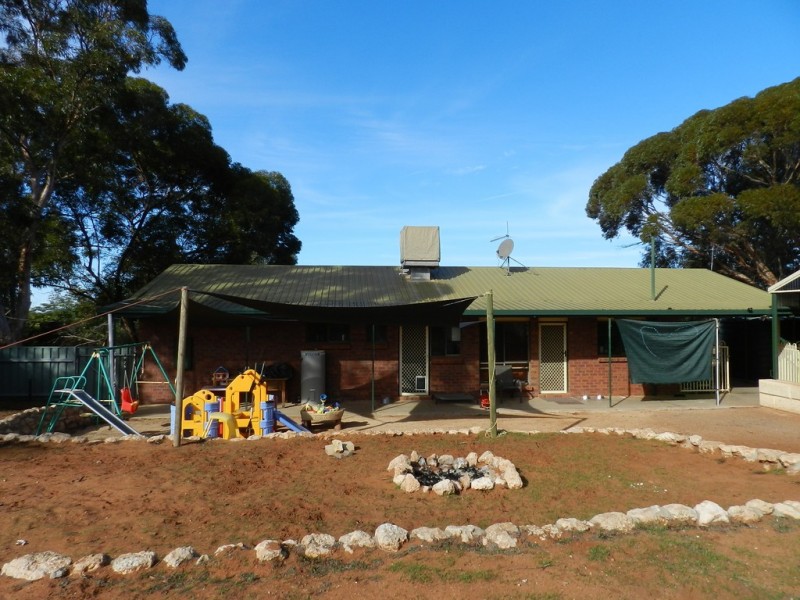3 Bullpit Road, Winkie SA 5343