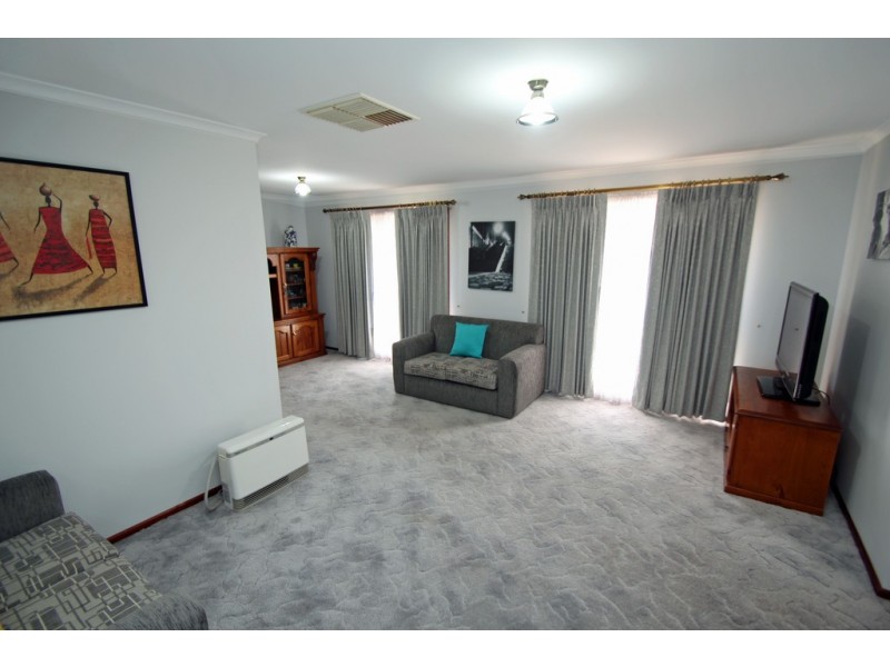 15 Middleton Avenue, Paringa SA 5340