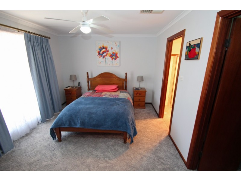 15 Middleton Avenue, Paringa SA 5340