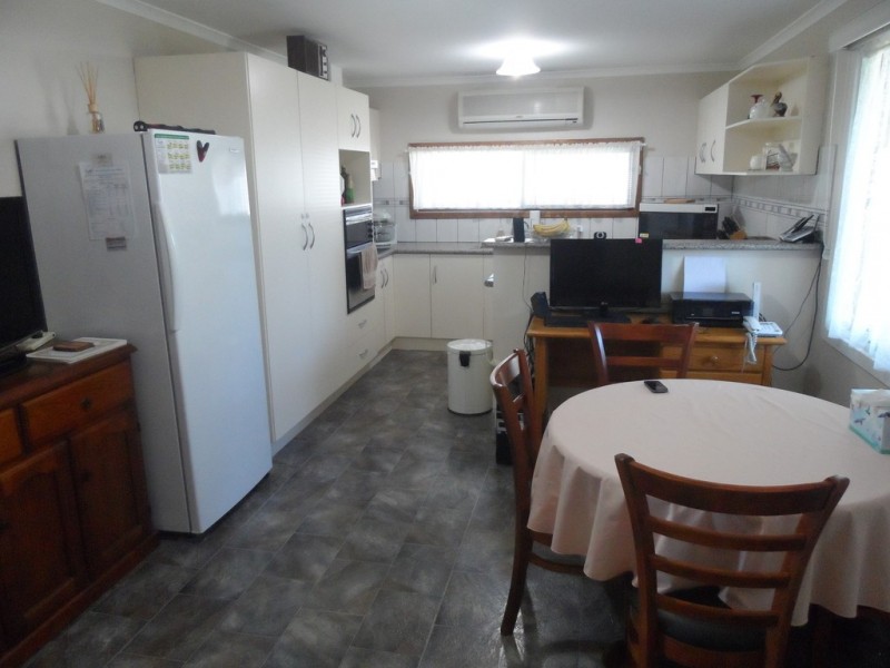 4 Betty St, Loxton SA 5333