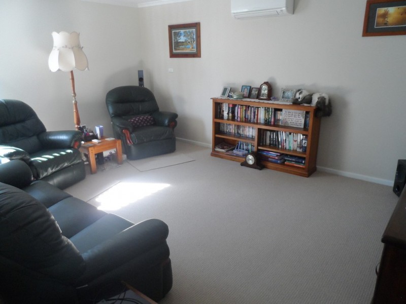 4 Betty St, Loxton SA 5333