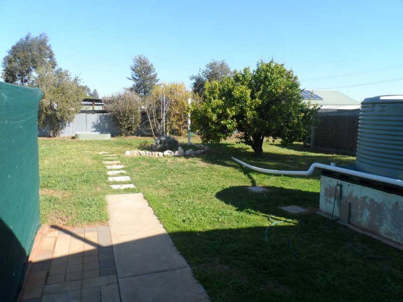 4 Betty St, Loxton SA 5333