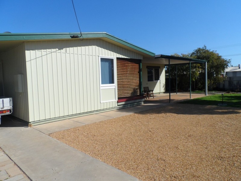 4 Betty St, Loxton SA 5333