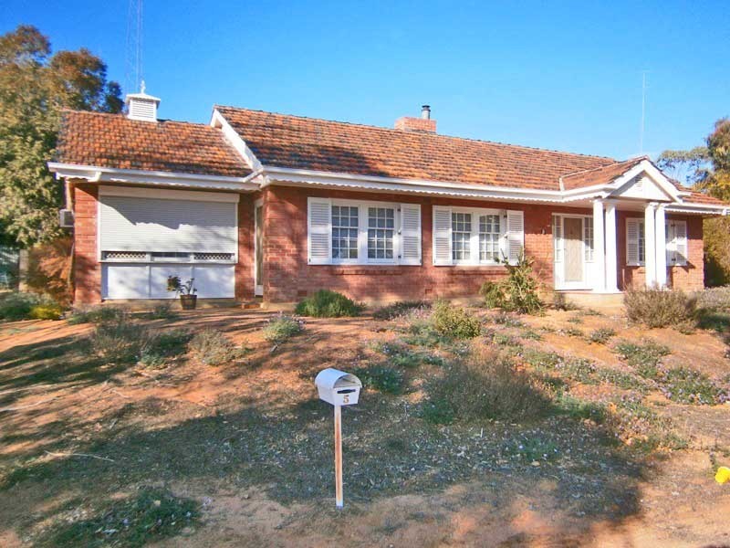 5 Matthews Street, Waikerie SA 5330