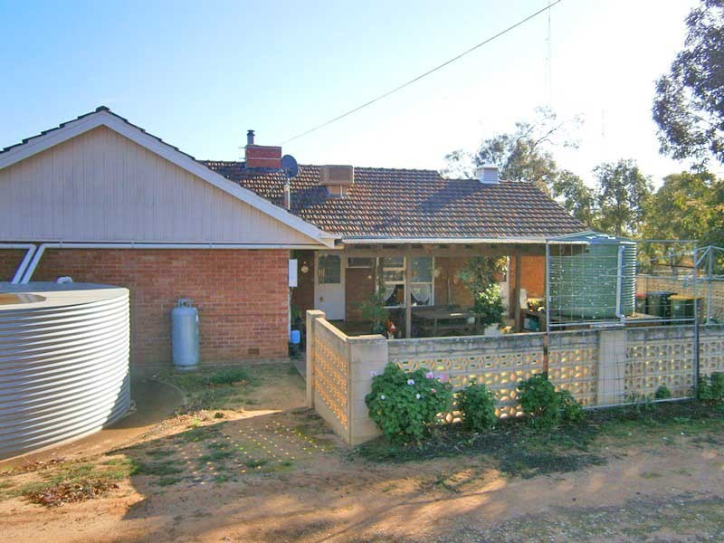 5 Matthews Street, Waikerie SA 5330