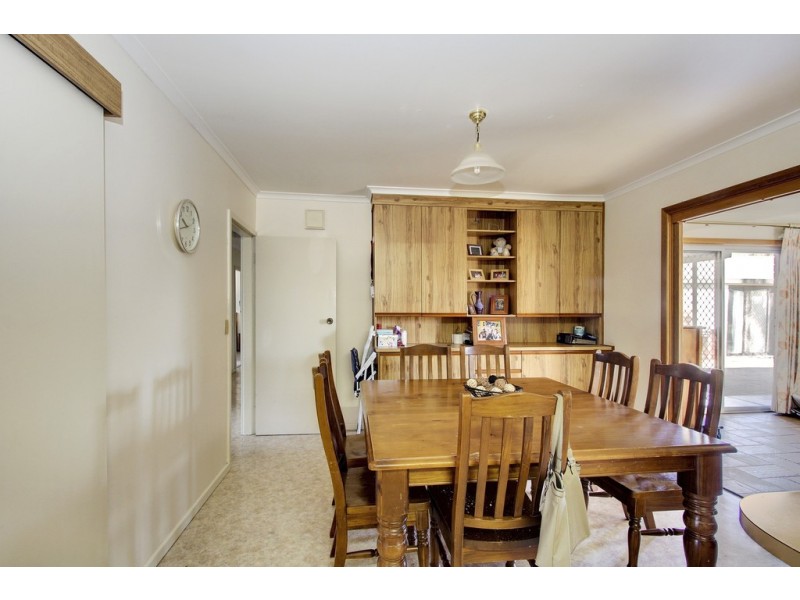 24 First Street, Loxton SA 5333