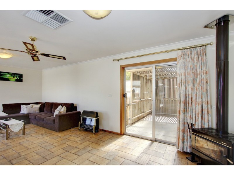 24 First Street, Loxton SA 5333