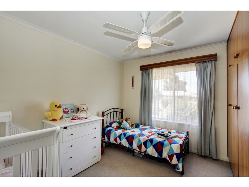 24 First Street, Loxton SA 5333