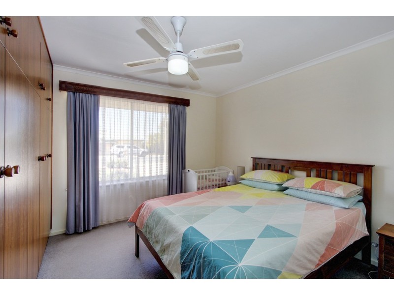 24 First Street, Loxton SA 5333