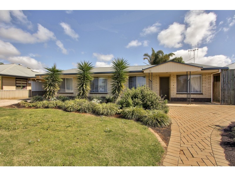 24 First Street, Loxton SA 5333