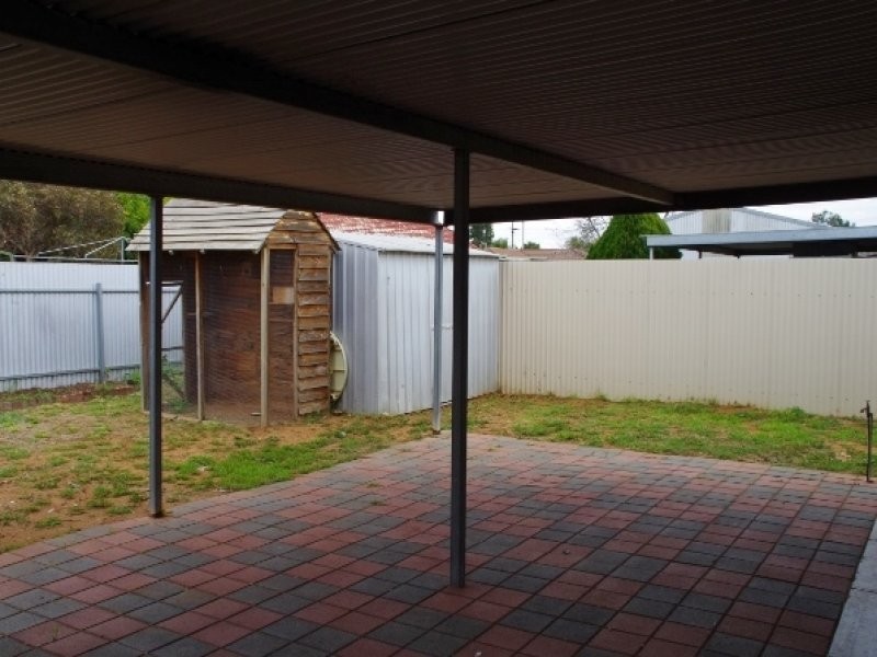 15 Twentieth St, Renmark SA 5341