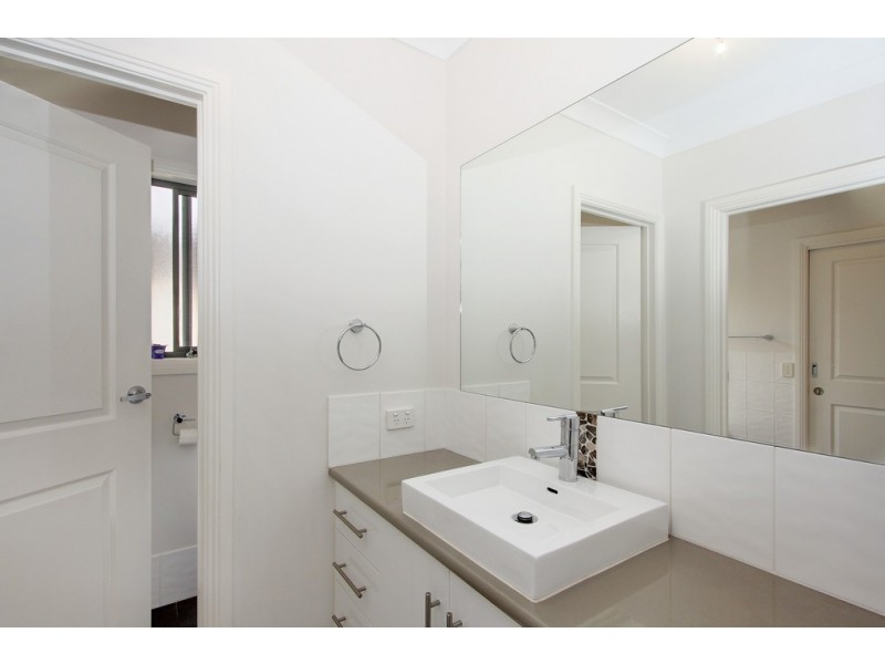 9 Torrens Street, Loxton SA 5333