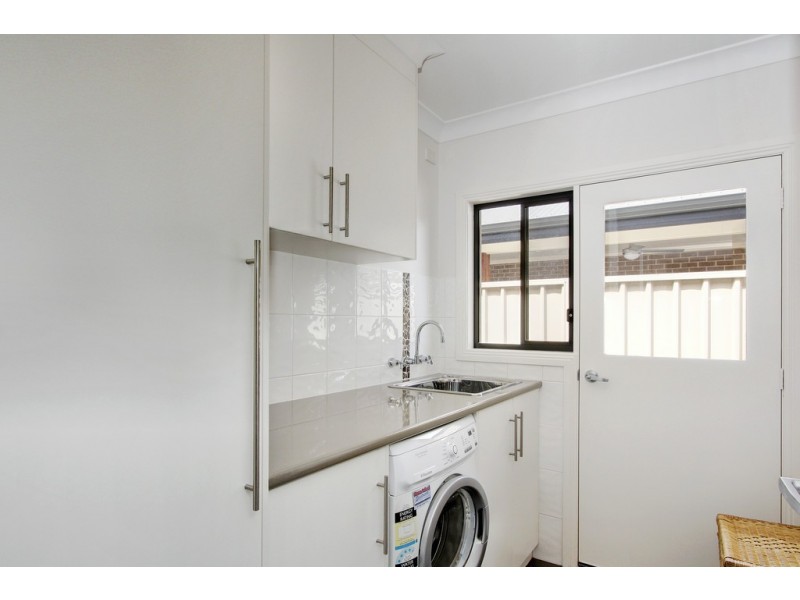 9 Torrens Street, Loxton SA 5333