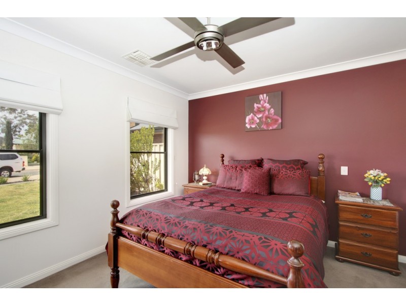 9 Torrens Street, Loxton SA 5333