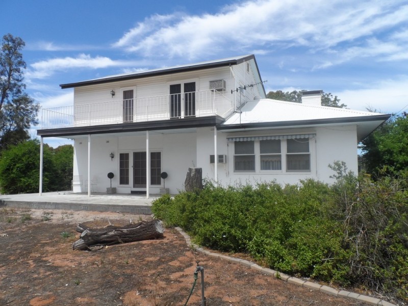 4 Bullwinkle Rd, Loxton North SA 5333