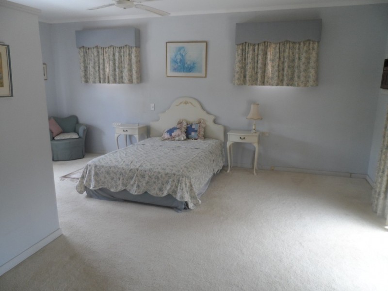 4 Bullwinkle Rd, Loxton North SA 5333