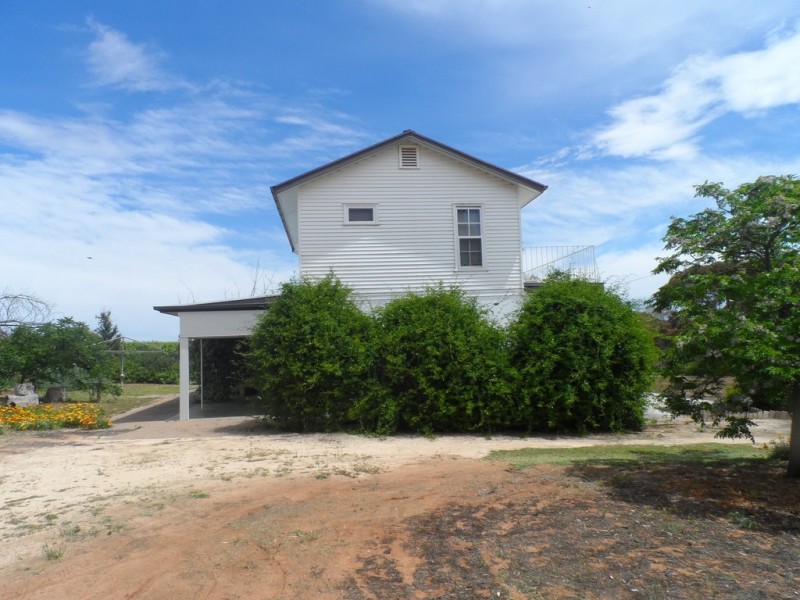 4 Bullwinkle Rd, Loxton North SA 5333