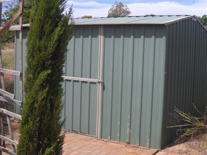 4 Bullwinkle Rd, Loxton North SA 5333