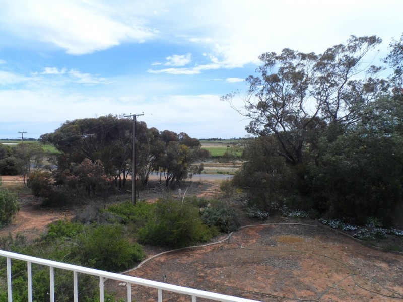 4 Bullwinkle Rd, Loxton North SA 5333 Floorplan