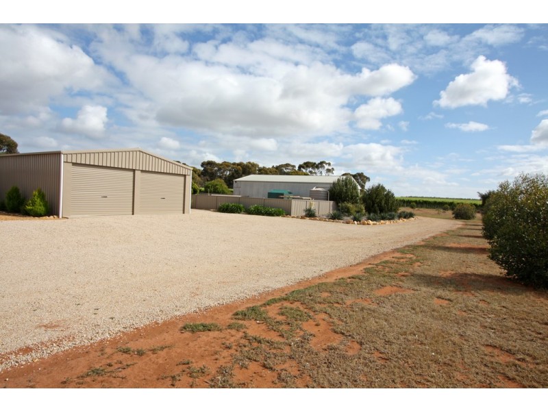 85 Badcoe Rd, Loxton SA 5333