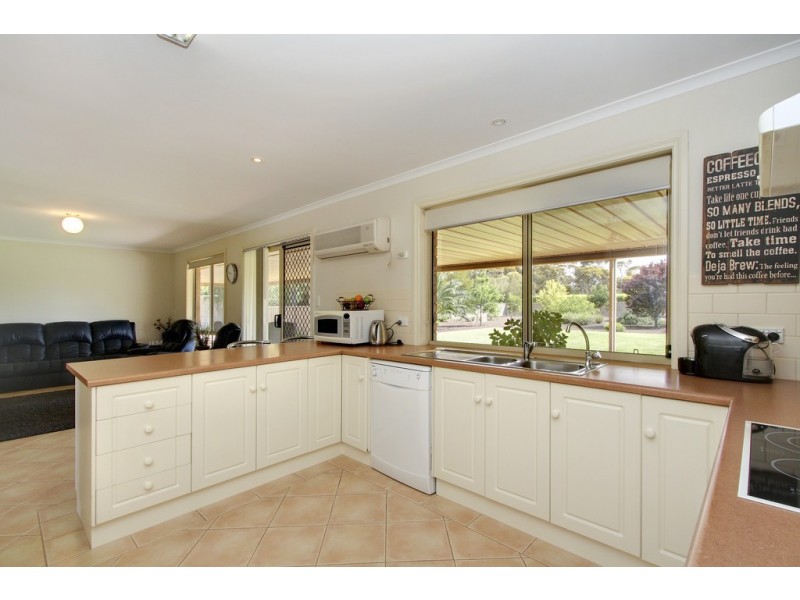 85 Badcoe Rd, Loxton SA 5333