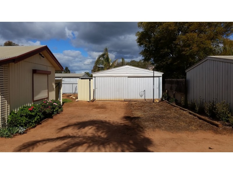 145 Paruna Road, Loxton SA 5333