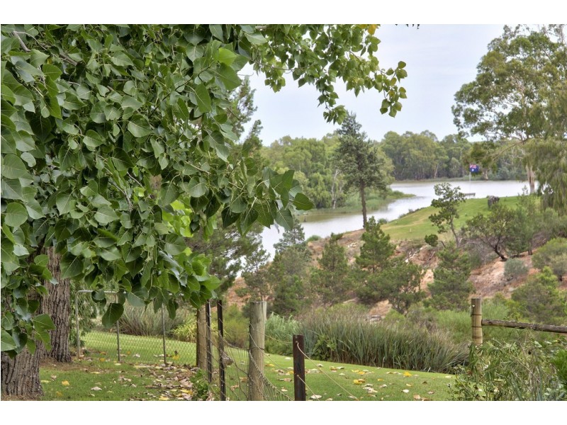 6 Lookout Drive, Paringa SA 5340