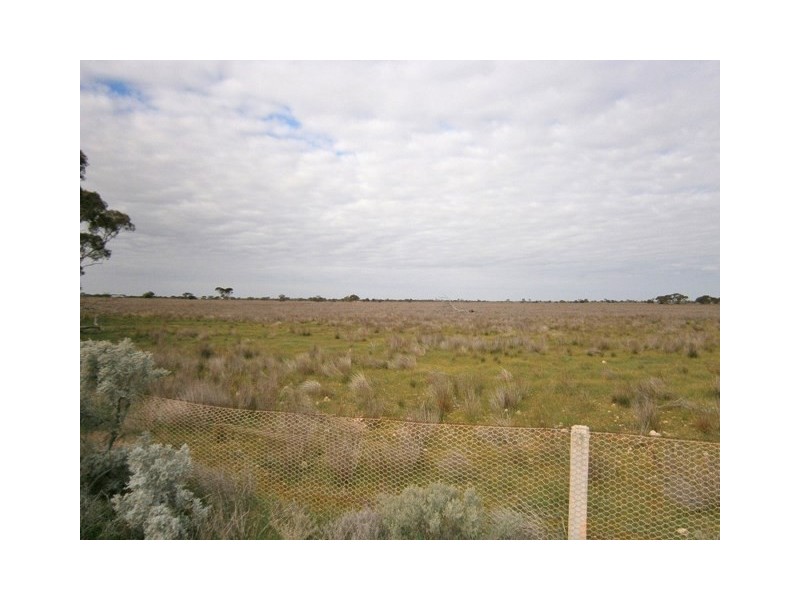97 Sturt Highway, Blanchetown SA 5357