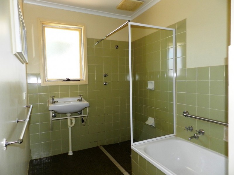 18 Bahnisch Avenue, Berri SA 5343