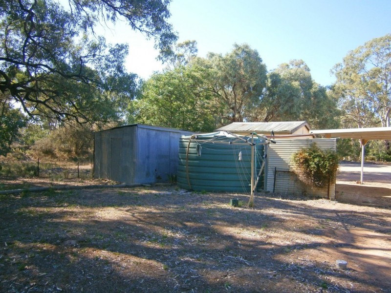 20 Old Ferry Eastern Access Road, Blanchetown SA 5357