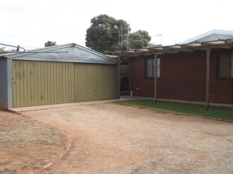 18 Westbrook Avenue, Loxton SA 5333