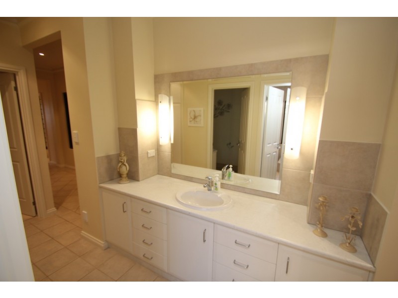 8 Palm Court, Renmark SA 5341