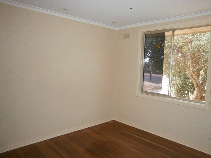 23-25 McCutcheon Street, Waikerie SA 5330