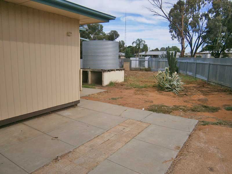 23-25 McCutcheon Street, Waikerie SA 5330