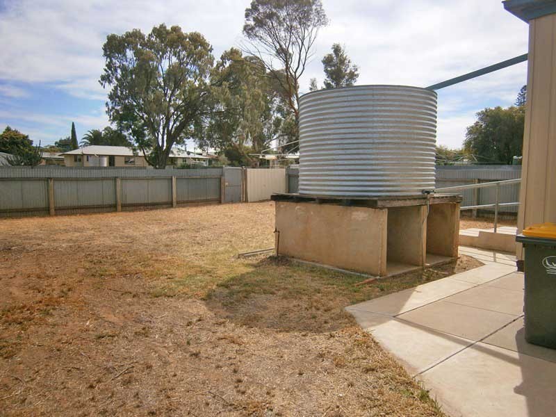 23-25 McCutcheon Street, Waikerie SA 5330