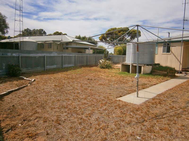 23-25 McCutcheon Street, Waikerie SA 5330